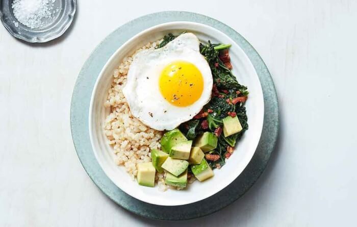 Bacon, egg and kale bowl