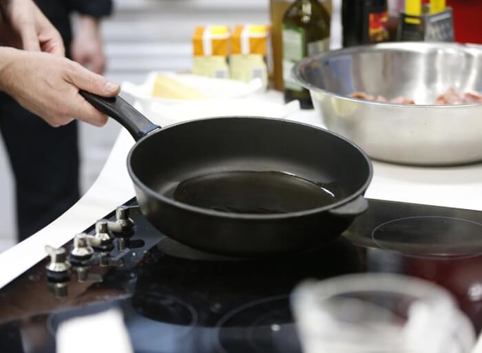 Preheat the pan