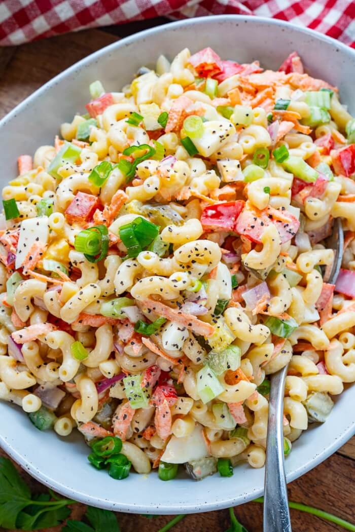 How to make macaroni salad with simple ingredients