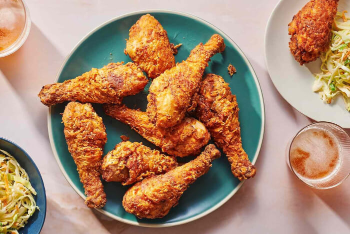 Dinners With Fried Chicken Drumsticks