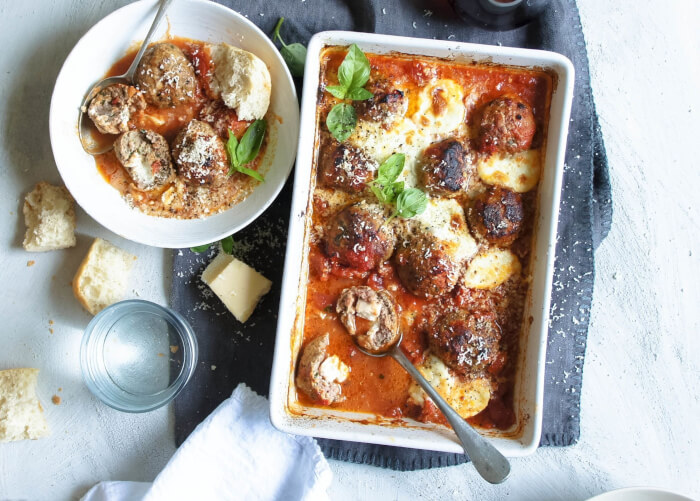 Baked cheese meatballs