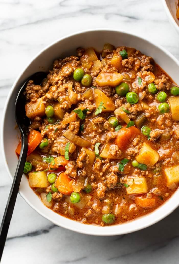 Easy hamburger stew of ground beef