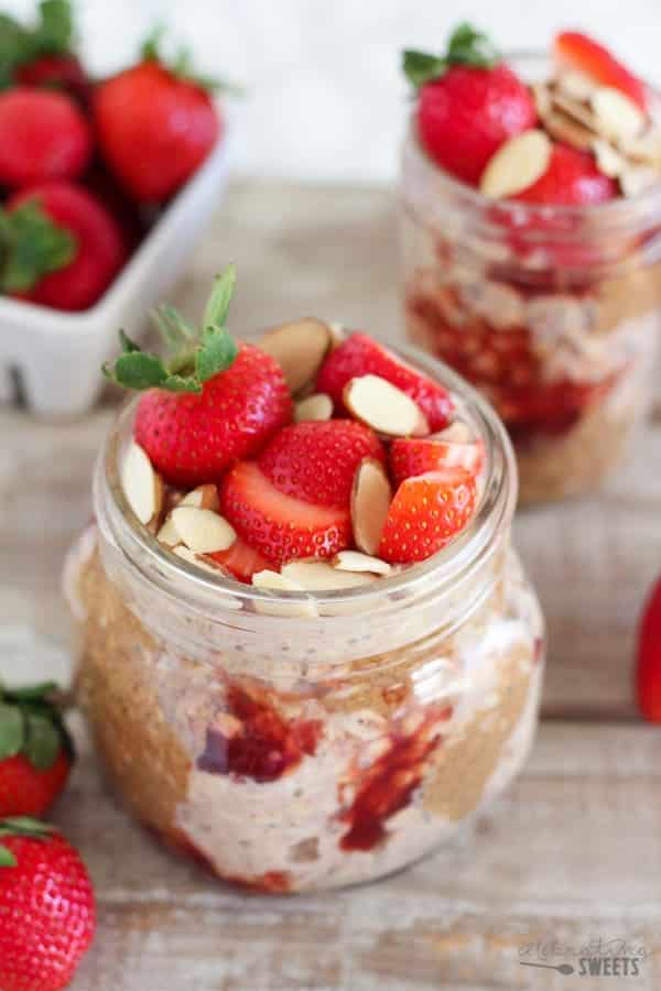 Almond Strawberry Overnight Oats