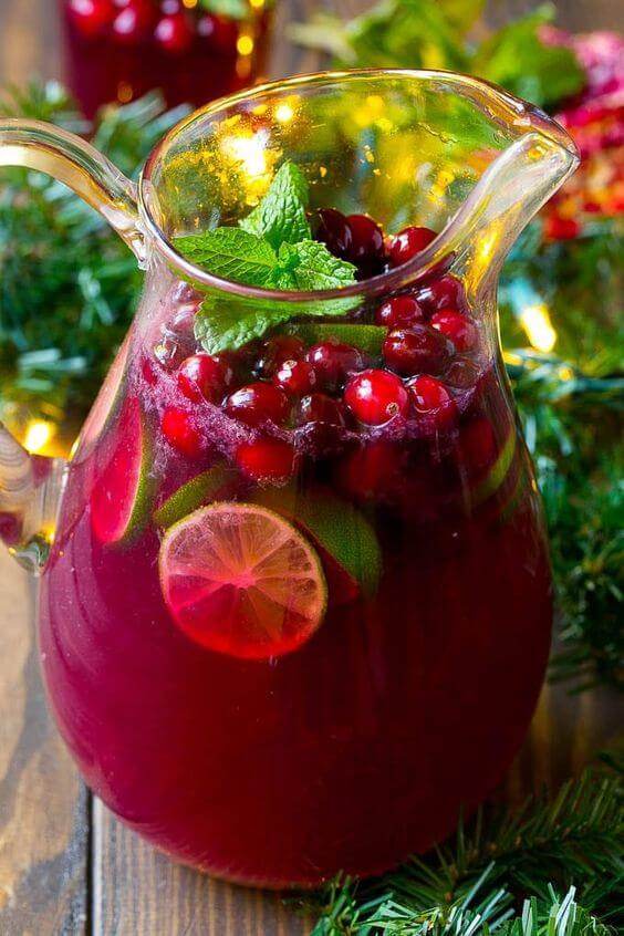 Here Are 30 “MakeAhead” Christmas Drinks Easy and