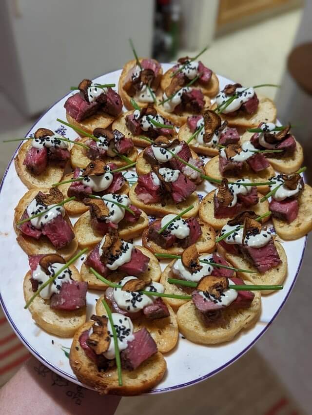 Garlic Bread Steak Bites